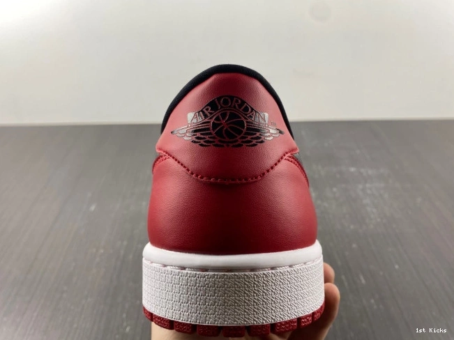 1st Kicks Shoes Retro Air 1 705329-600 Jordan Chicago Low 0816